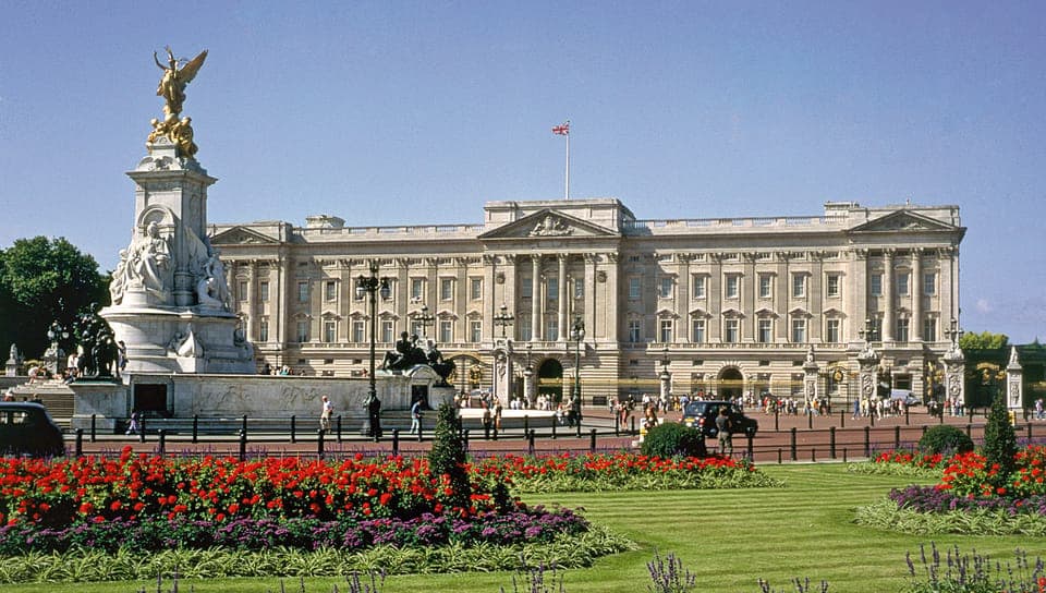 Buckingham Palace and Stonehenge Tour Gallery Image 2