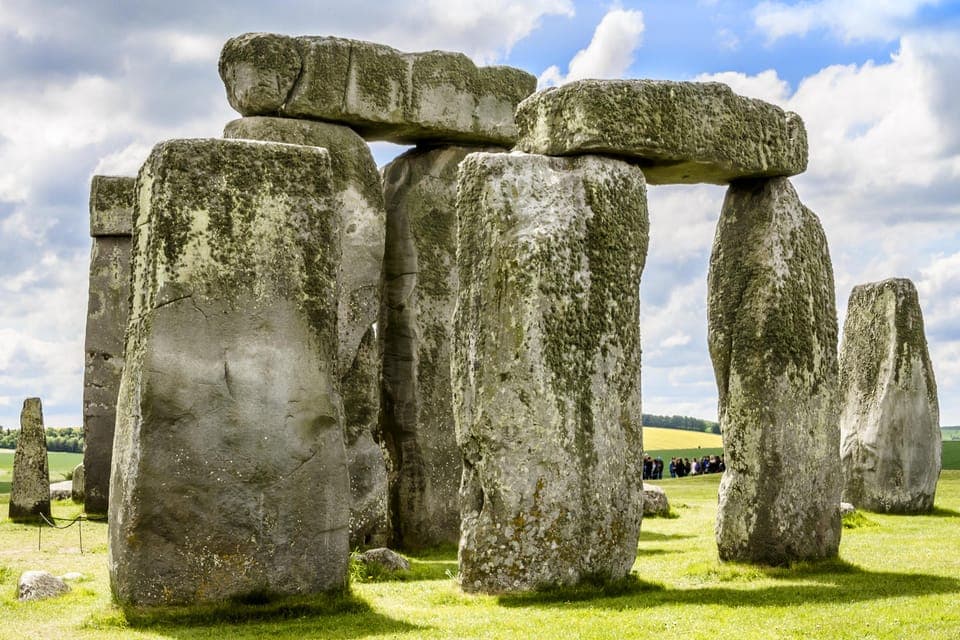 3. From London: Small Group Stonehenge, Bath & Cotswolds Tour - Image 3