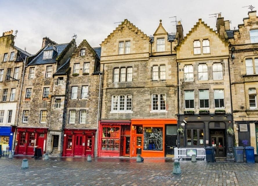 Edinburgh: The Royal City Tour from London Gallery Image 4