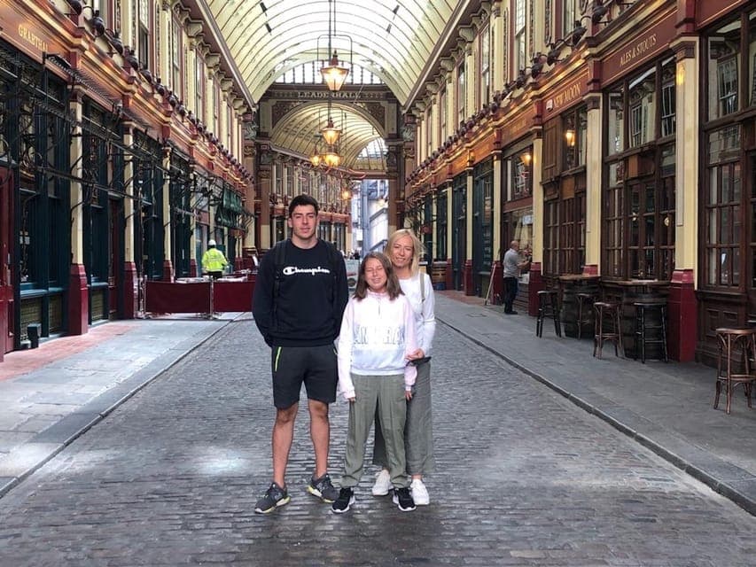 Monuments & Back Streets Guided Tour in Black Taxi Gallery Image 3