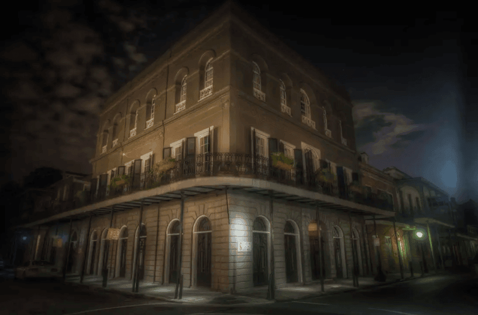 8. Killers and Thrillers Walking Tour - Image 8