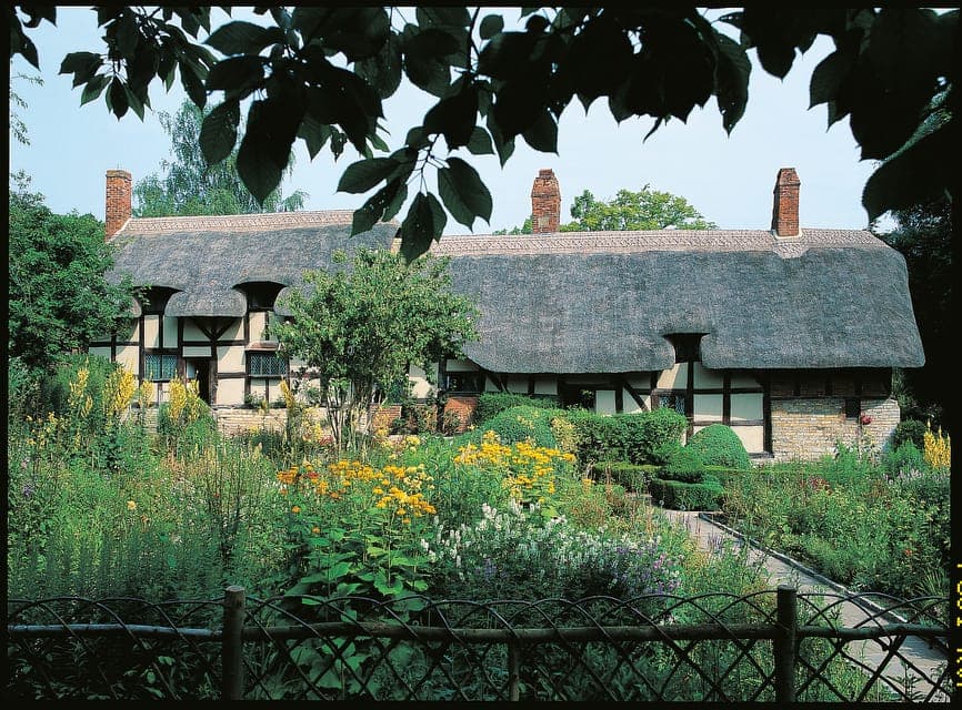 From Brighton: Stratford-upon-Avon & The Cotswolds Day Trip Gallery Image 1