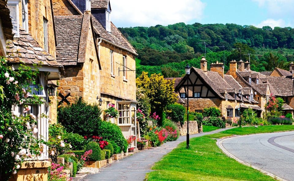 From Brighton: Stratford-upon-Avon & The Cotswolds Day Trip Gallery Image 3