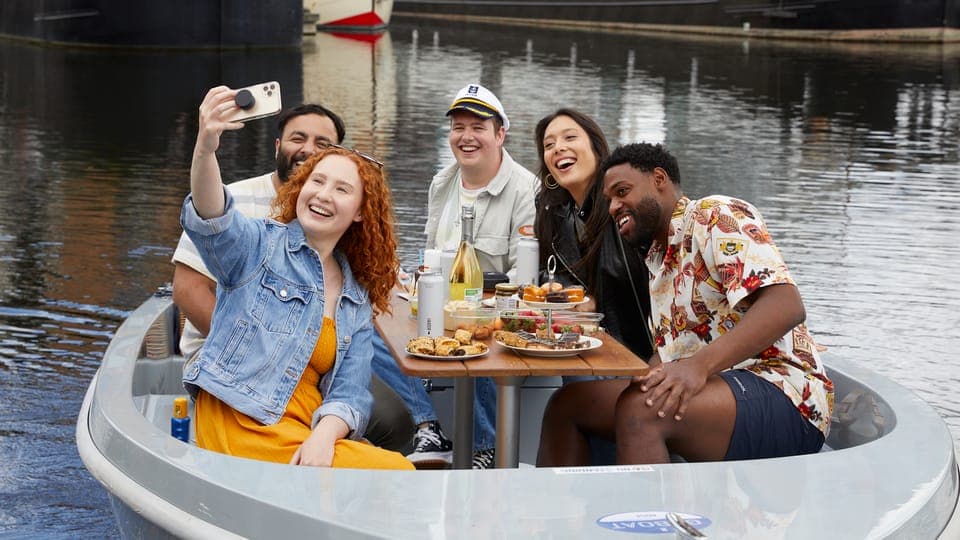 GoBoat Rental in Canary Wharf with London Docklands Gallery Image 2