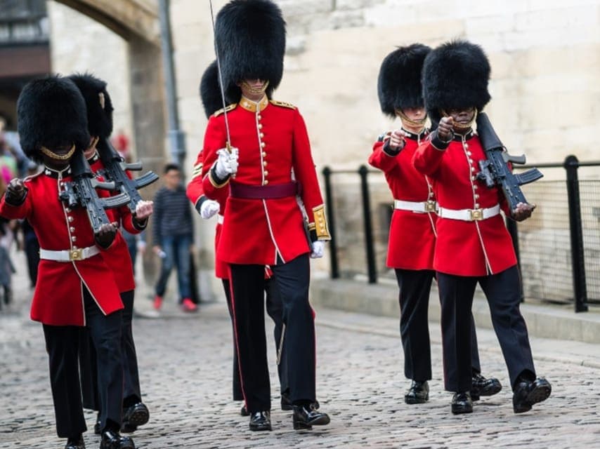 Tower of London: Early Access with Crown Jewels & Beefeaters Gallery Image 3