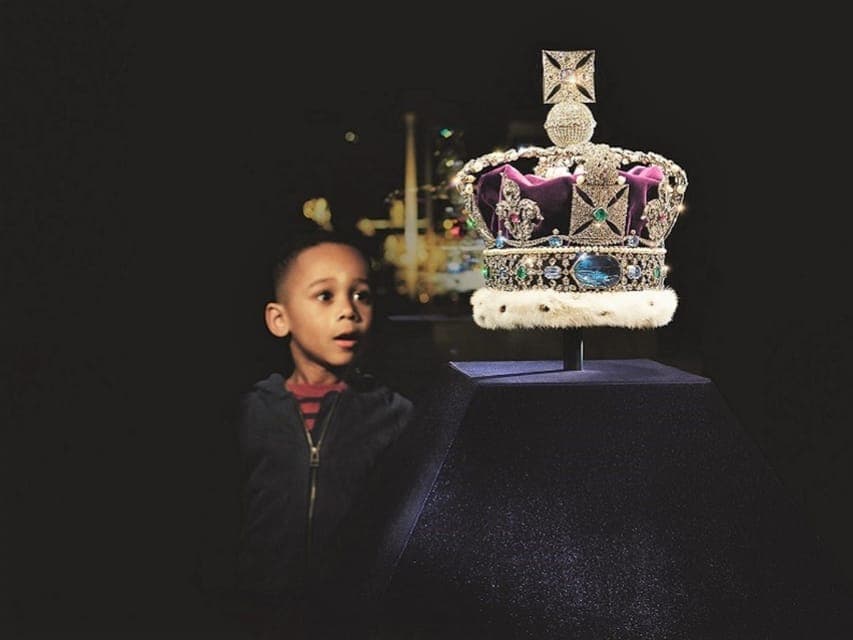 Tower of London: Early Access with Crown Jewels & Beefeaters Gallery Image 2