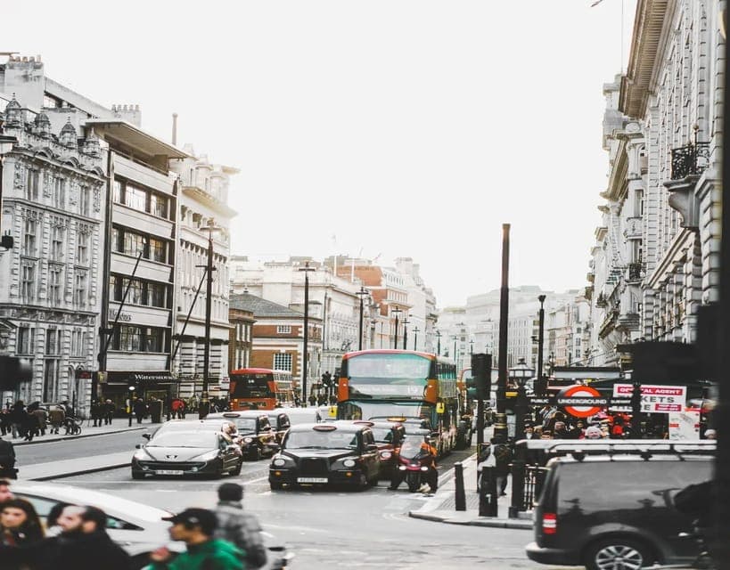 Gatwick Airport to Central London Airport Transfer Gallery Image 4