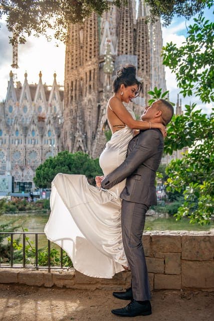 Romantic Photoshoot Experience for Couples in Barcelona - Image NaN
