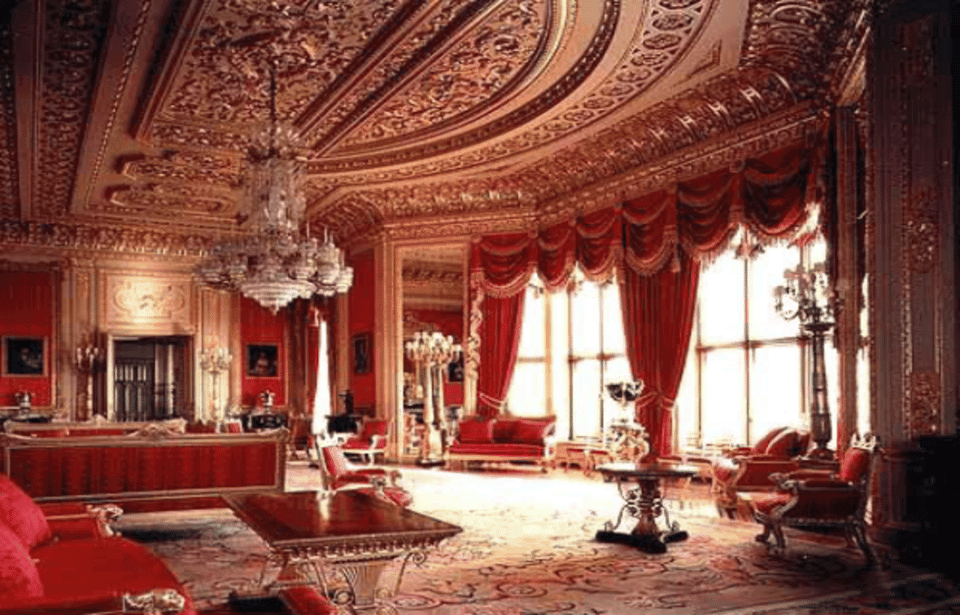 Inside Buckingham Palace & See The Westminster Sights Tour Gallery Image 2