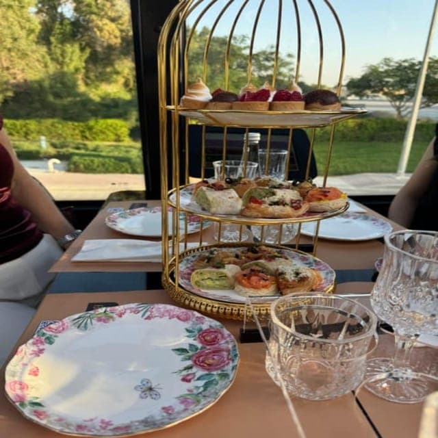 Bustronomy Dubai: Panoramic Brunch On Wheels Gallery Image 4