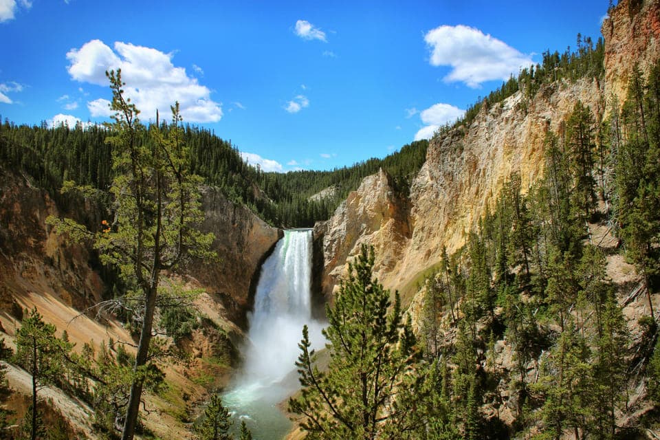 36. Salt Lake City: 5-Day Guided Round Trip to Yellowstone - Image 36