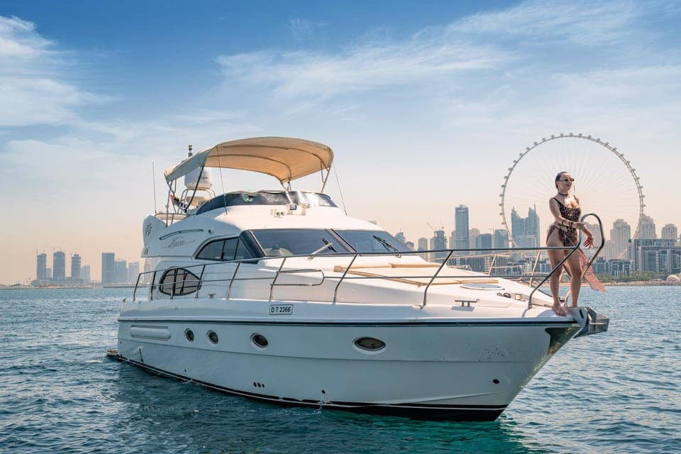 Dubai Yacht Tour - Boat Trip upto 12 guests Private event Gallery Image 2