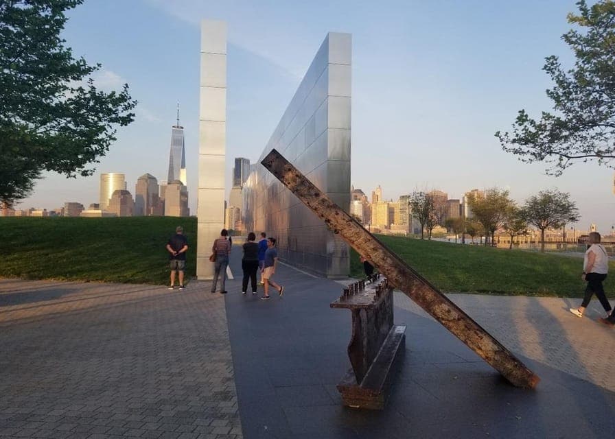 New York Night Views - A panoramic hop-on-hop-off tour Gallery Image 4