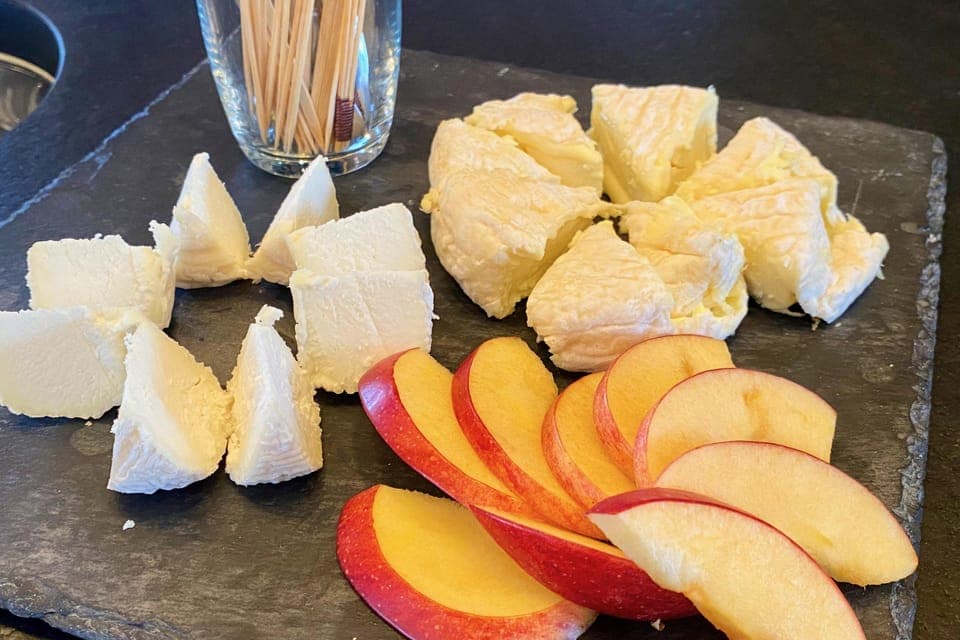 15 Burgundy Wines Chateau Pommard, Chablis Small-Group Gallery Image 3