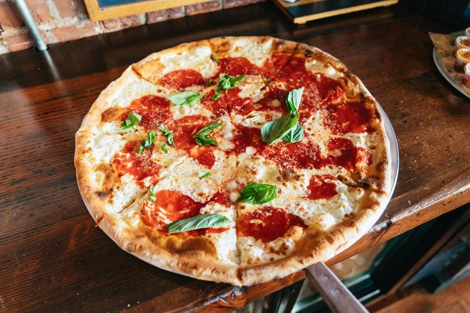 8. From Manhattan: Half-Day Brooklyn Food and Culture Bus Tour - Image 8