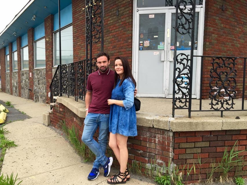 12. The Sopranos Filming Locations Bus Tour - Image 12