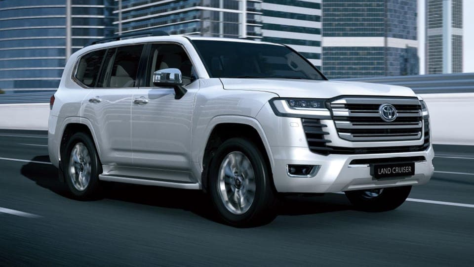 Dubai or Abu Dhabi: Private Chauffeur Service Gallery Image 3