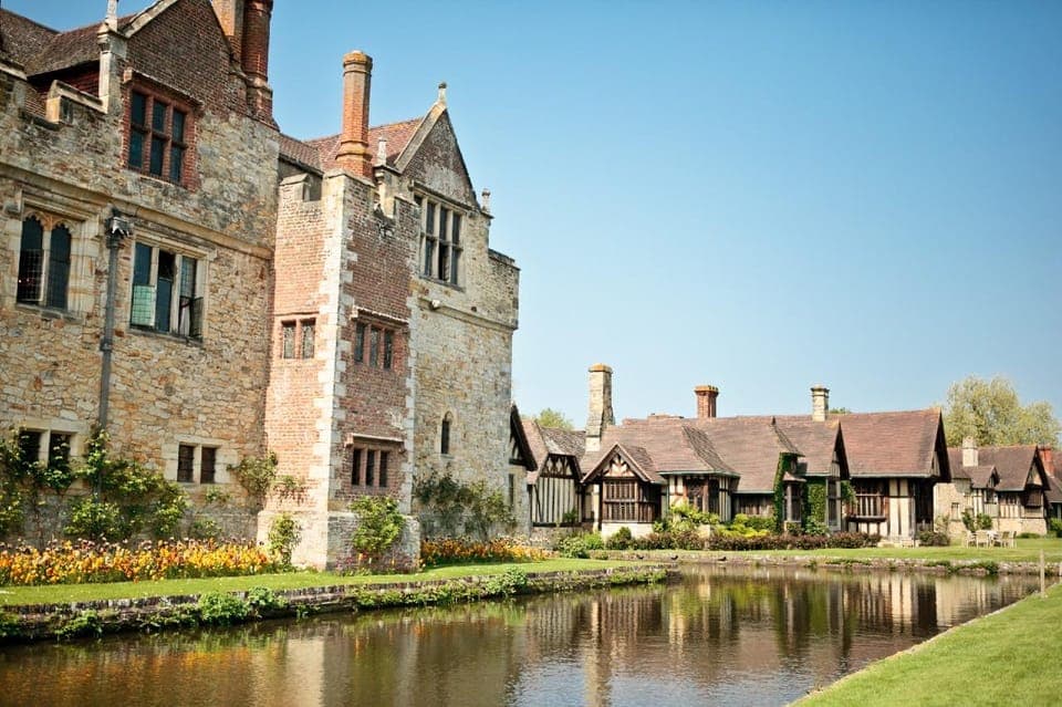 Tower of London and Hever Castle Day Trip Gallery Image 1