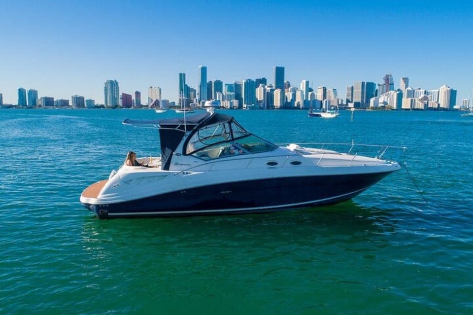 37-Foot Sundancer Boat Rental Gallery Image 1