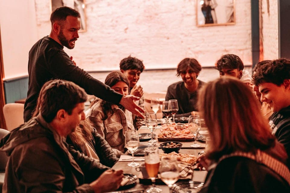 31. Tipsy Tapas & History Tour in the Gothic Quarter - Image 31