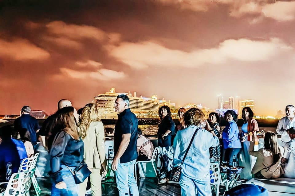 Mega Yacht Cruise with Buffet Dinner Gallery Image 3