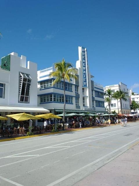 Art Deco & South Beach Walking Tour with a Guide Gallery Image 1