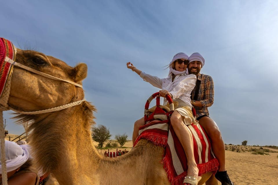 Half-Day Camel Trekking with Al Marmoom Breakfast Gallery Image 1