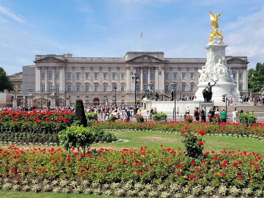 Buckingham Palace State Rooms & Royal Walking Tour Gallery Image 2