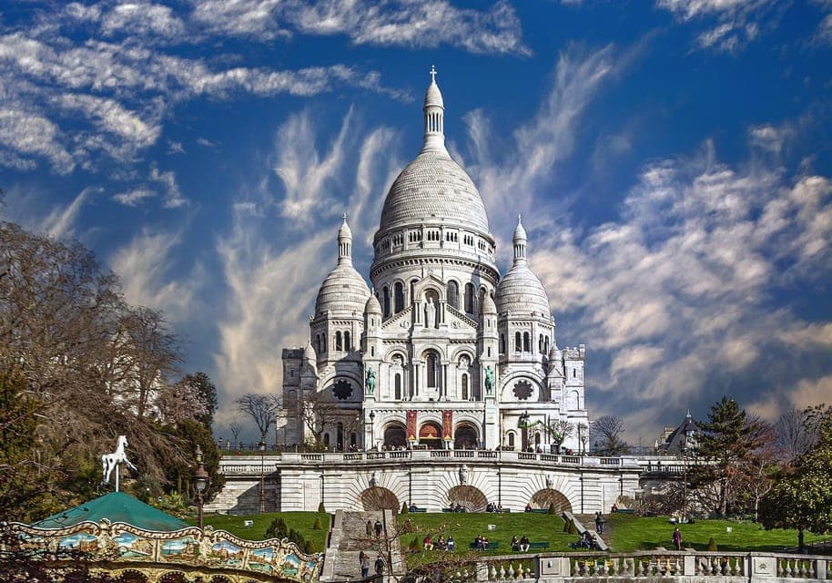 36. Montmartre Walking Tour with a Local Guide - Image 36