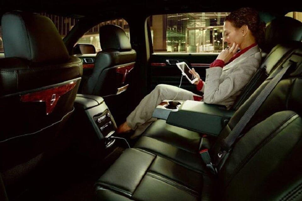 New Orleans Private Luxury Airport Transfer to Downtown - Image NaN