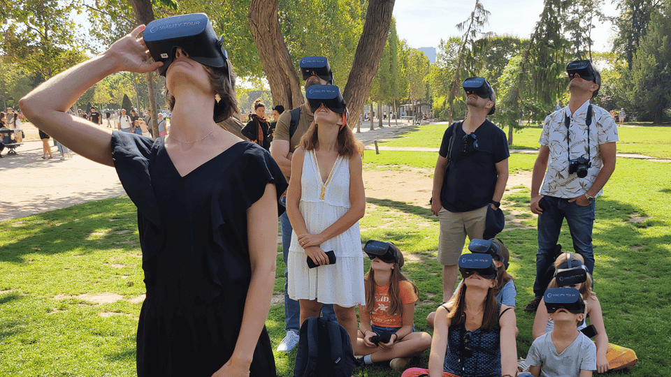 44. Immersive Eiffel Tower tour with virtual reality - Image 44