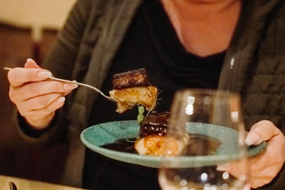 26. Tapas & Wine Tour in Born & Gothic Quarter - Image 26