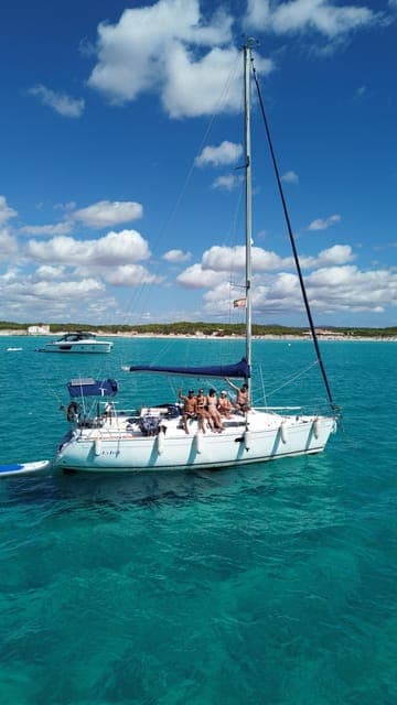 6. New Sailing / Boat Tour with Free Drinks and Tapas - Image 6