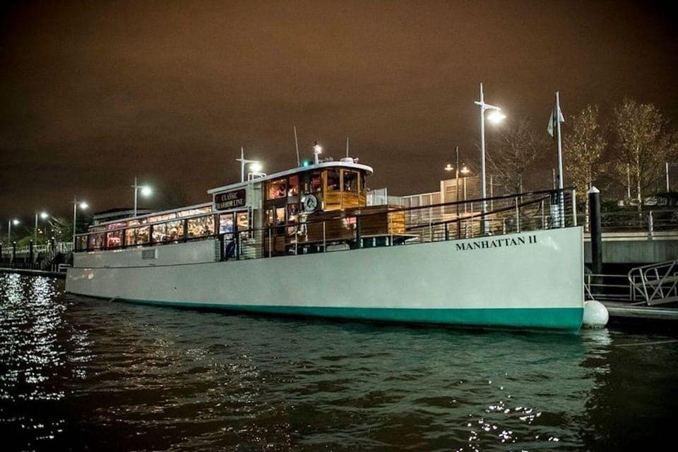 City Lights Yacht Cruise with Drink Included Gallery Image 3