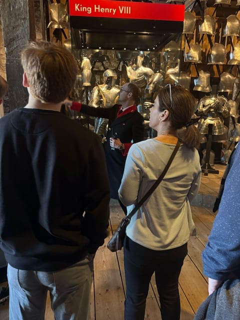 Ultimate Tower of London, Beefeater Welcome & Crown Jewels Gallery Image 4