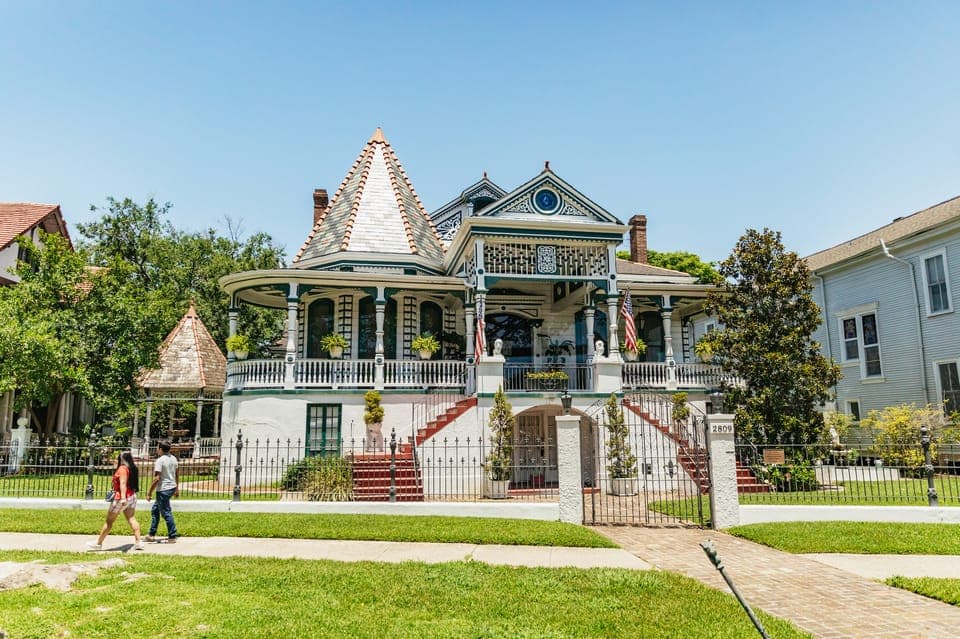 Sightseeing Bus Tour Gallery Image 4